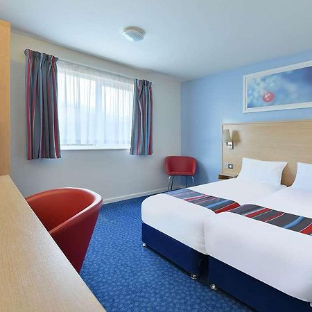Travelodge Milton Keynes Old Stratford Pokój zdjęcie