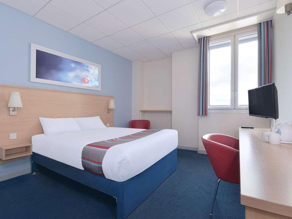Travelodge Milton Keynes Old Stratford Pokój zdjęcie