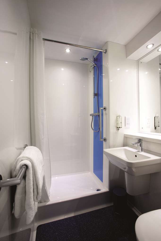 Travelodge Milton Keynes Old Stratford Pokój zdjęcie